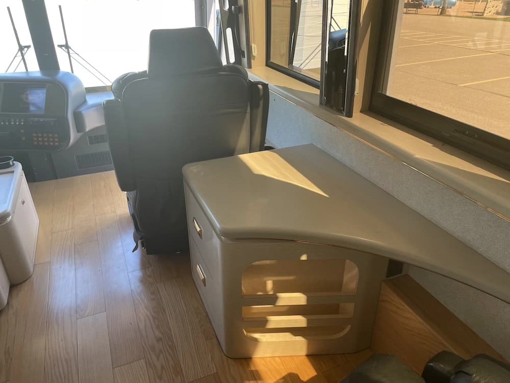 1999 Prevost Marathon XL Motorcoach - Image 14