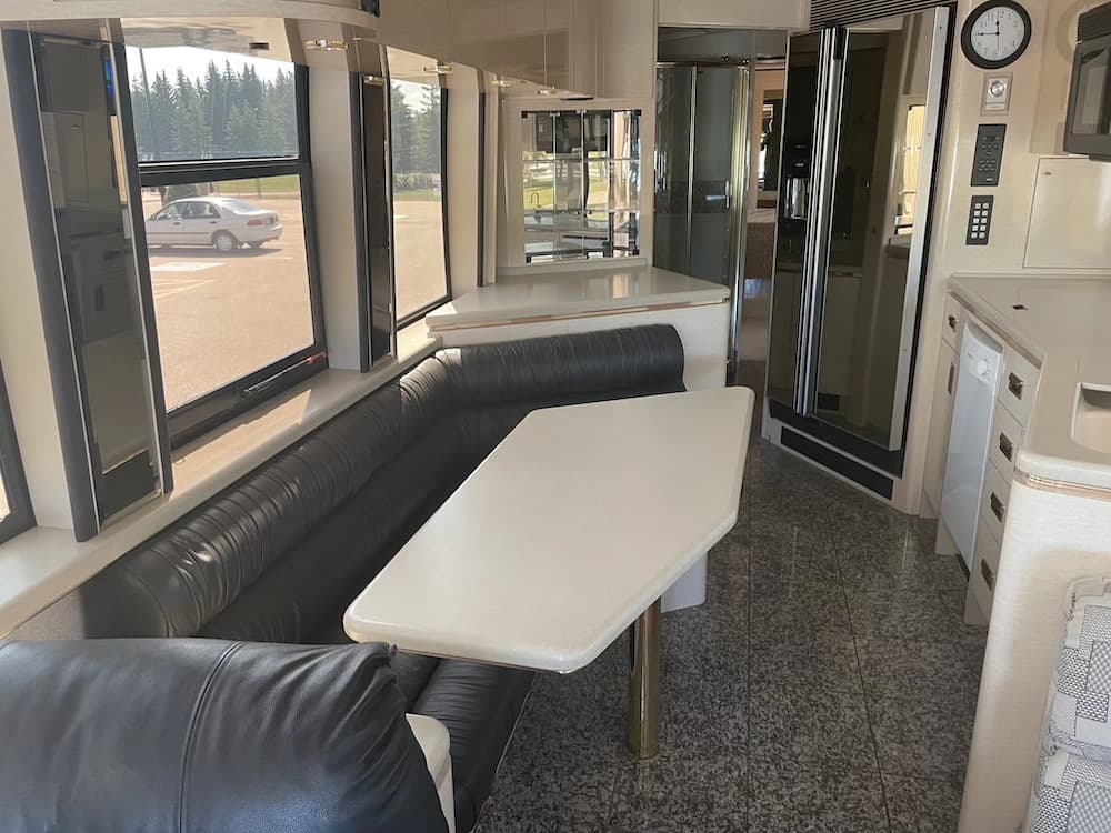 1999 Prevost Marathon XL Motorcoach - Image 19