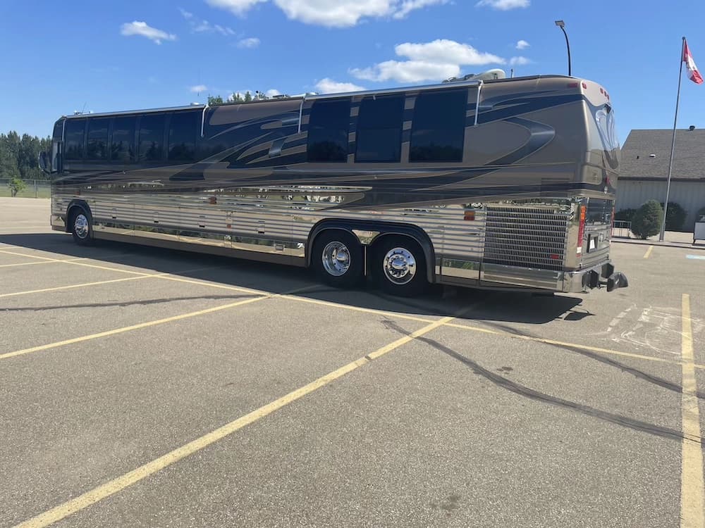 1999 Prevost Marathon XL Motorcoach - Image 3