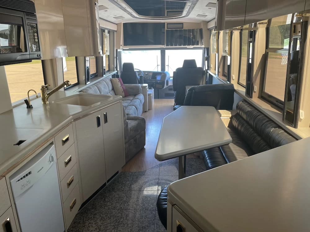 1999 Prevost Marathon XL Motorcoach - Image 34