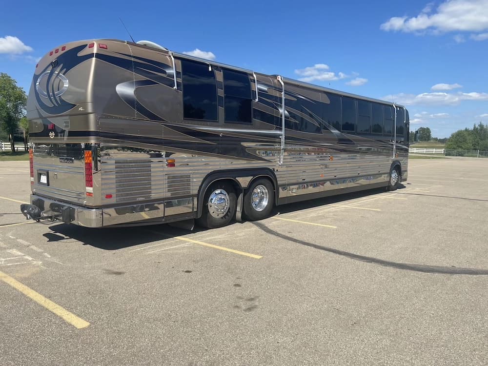 1999 Prevost Marathon XL Motorcoach - Image 5