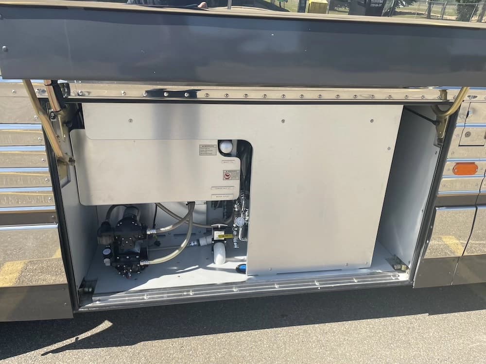 1999 Prevost Marathon XL Motorcoach - Image 8