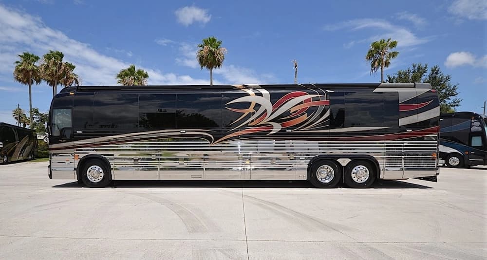 2006 Prevost Liberty Elegant Lady XLII Motorcoach - Image 11