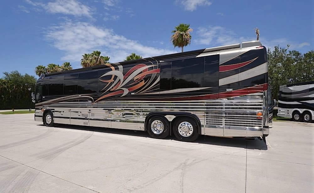 2006 Prevost Liberty Elegant Lady XLII Motorcoach - Image 12