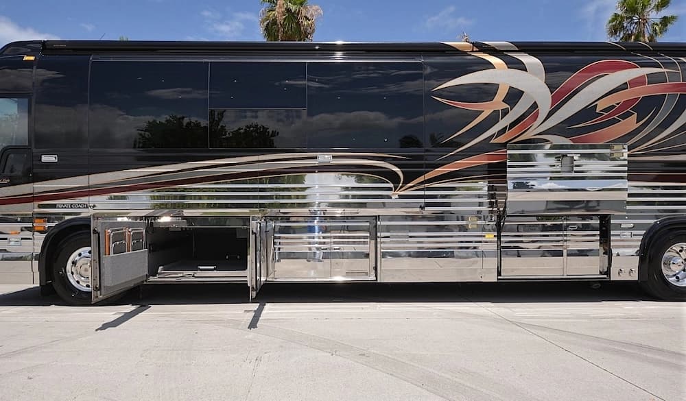2006 Prevost Liberty Elegant Lady XLII Motorcoach - Image 14