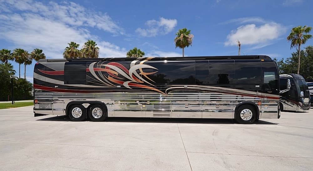 2006 Prevost Liberty Elegant Lady XLII Motorcoach - Image 3