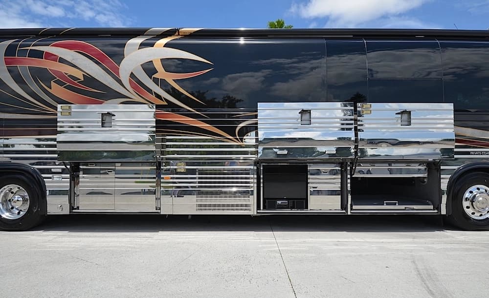 2006 Prevost Liberty Elegant Lady XLII Motorcoach - Image 8