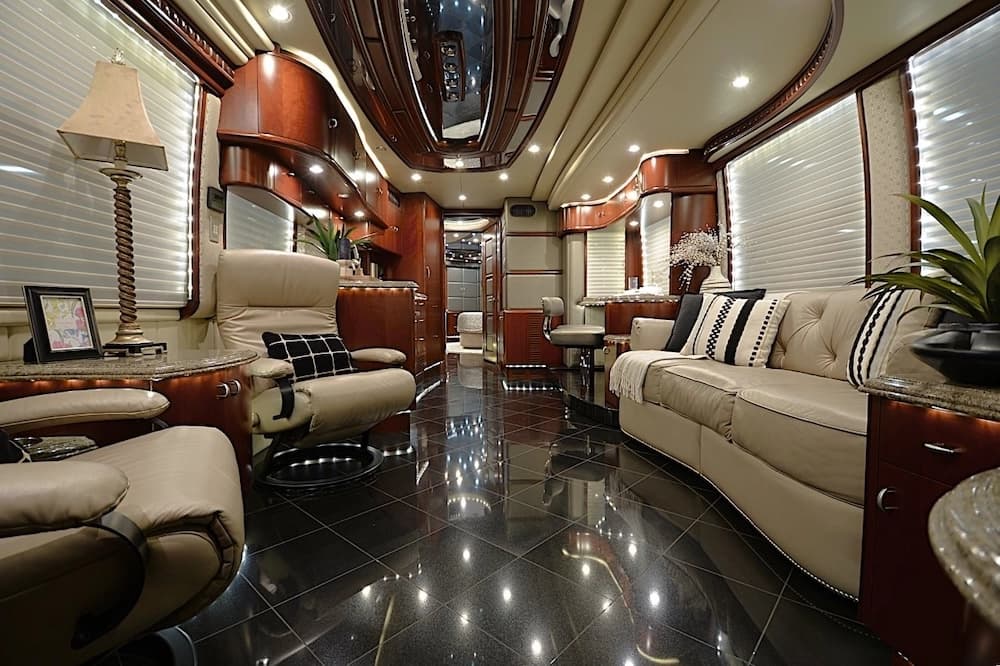 2012 Prevost Liberty Elegant Lady H3-45 Motorcoach - Image 18