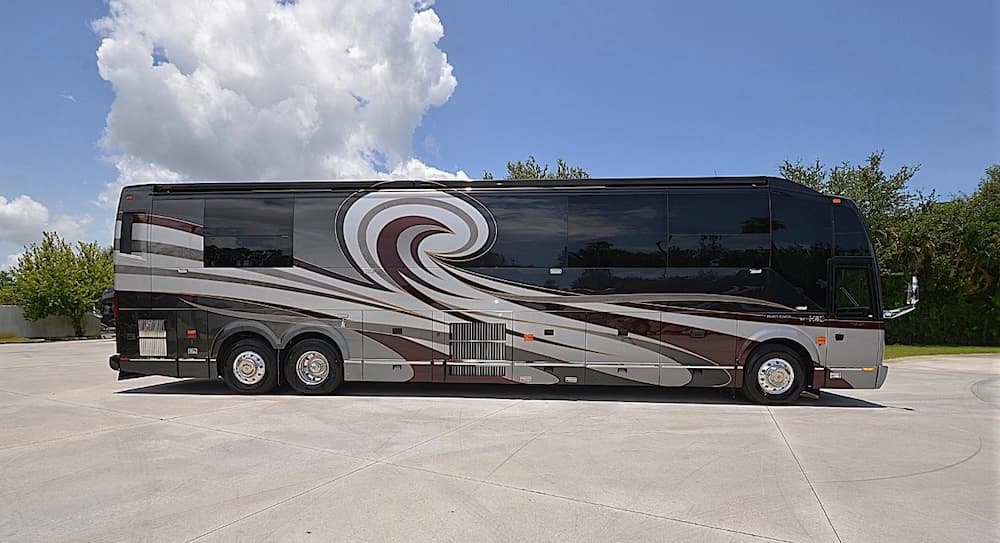 2012 Prevost Liberty Elegant Lady H3-45 Motorcoach - Image 3