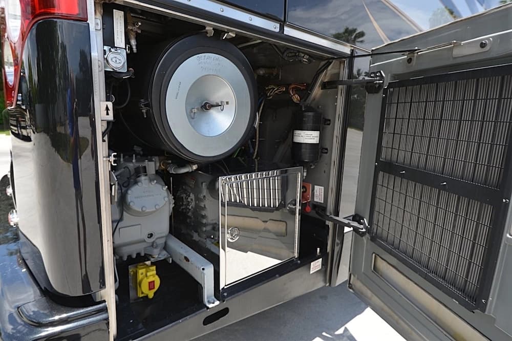 2012 Prevost Liberty Elegant Lady H3-45 Motorcoach - Image 8