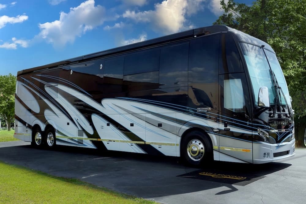 2025 Prevost Millennium H3-45 Motorcoach - Image 1
