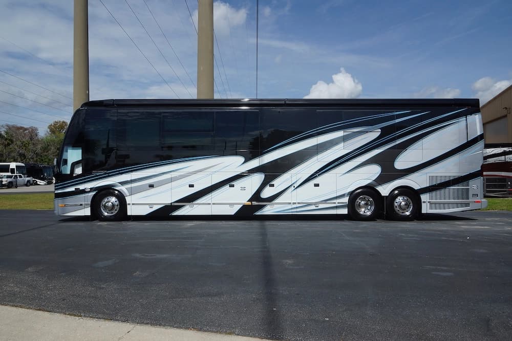 2025 Prevost Millennium H3-45 Motorcoach - Image 4