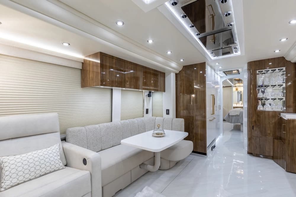 2025 Prevost Millennium H3-45 Motorcoach - Image 9