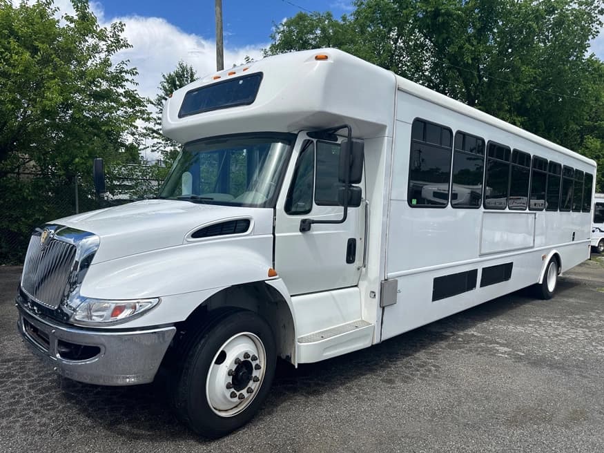 2018 IH Starcraft XLT Shuttle Bus - Image 1