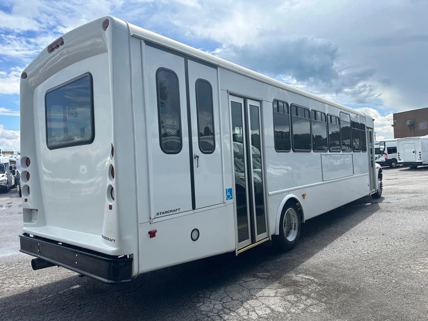 2018 IH Starcraft XLT Shuttle Bus - Image 2