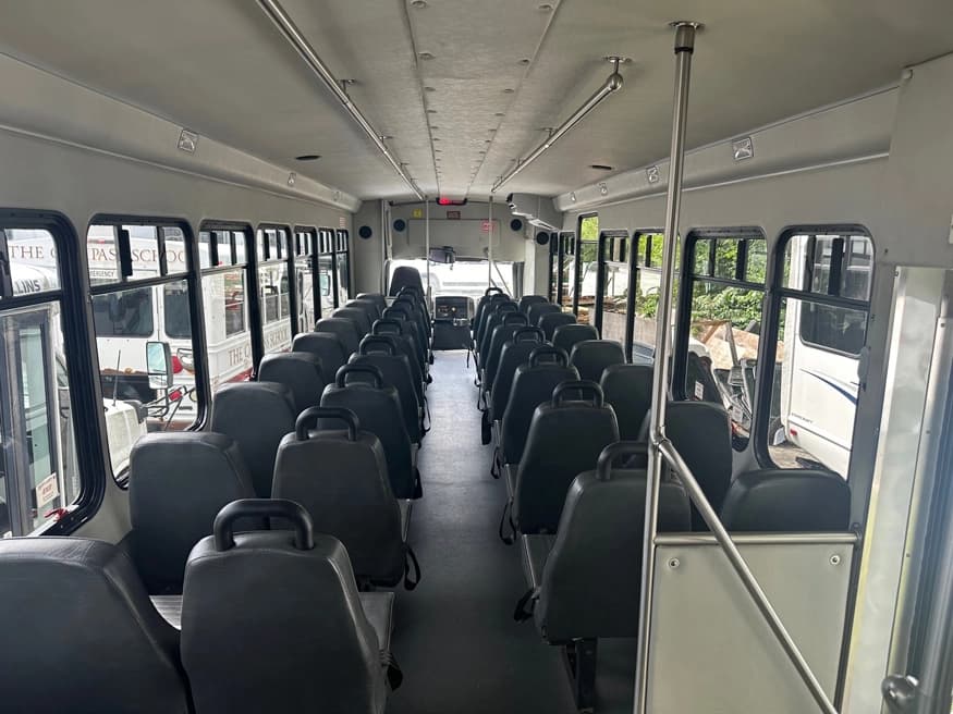 2018 IH Starcraft XLT Shuttle Bus - Image 3