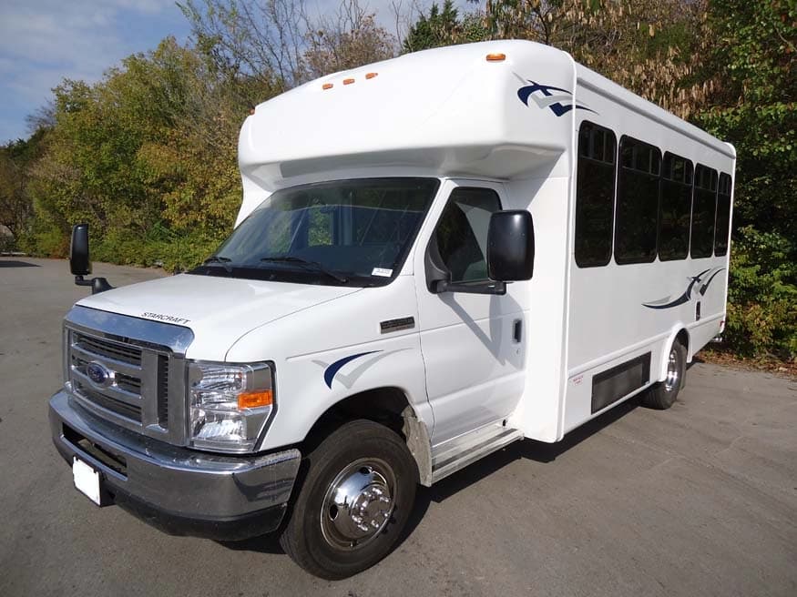 2017 Ford E350 Starcraft Allstar Cutaway - Image 1