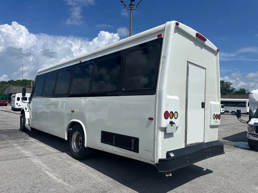 2011 Freightliner Ameritrans Shuttle Bus - Image 2