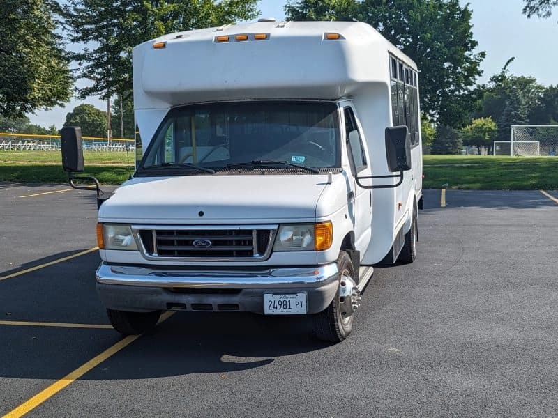 2006 Ford E450 ADA Shuttle Bus - Image 14