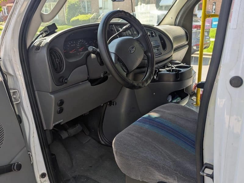 2006 Ford E450 ADA Shuttle Bus - Image 22