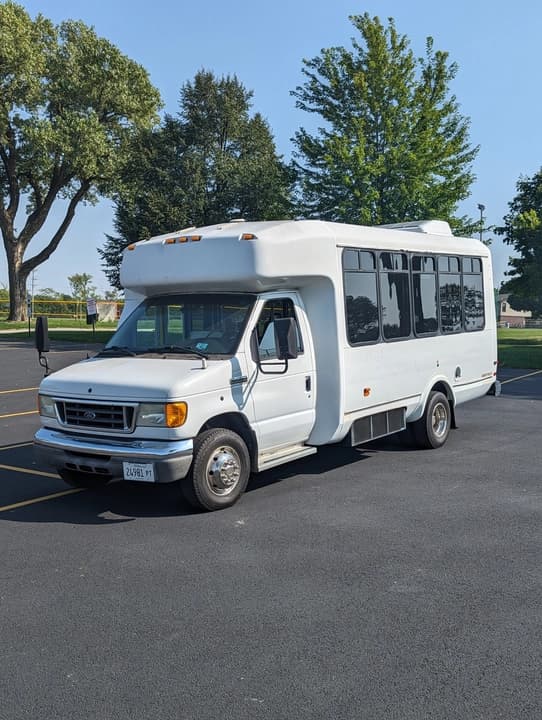 2006 Ford E450 ADA Shuttle Bus - Image 6
