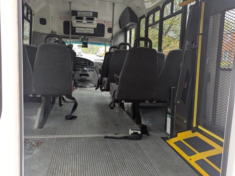 2006 Ford E450 ADA Shuttle Bus - Image 8