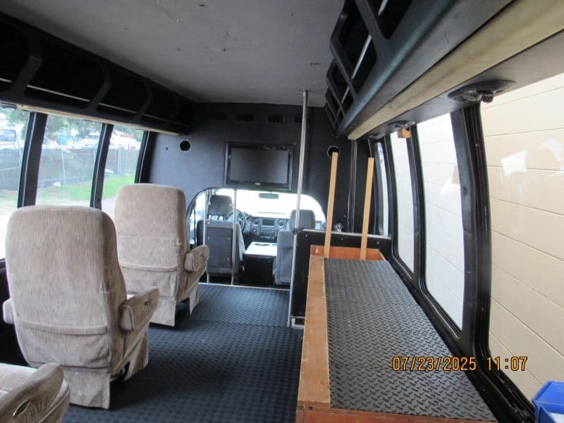 2013 Ford F-550 Conversion/Specialty - Image 10