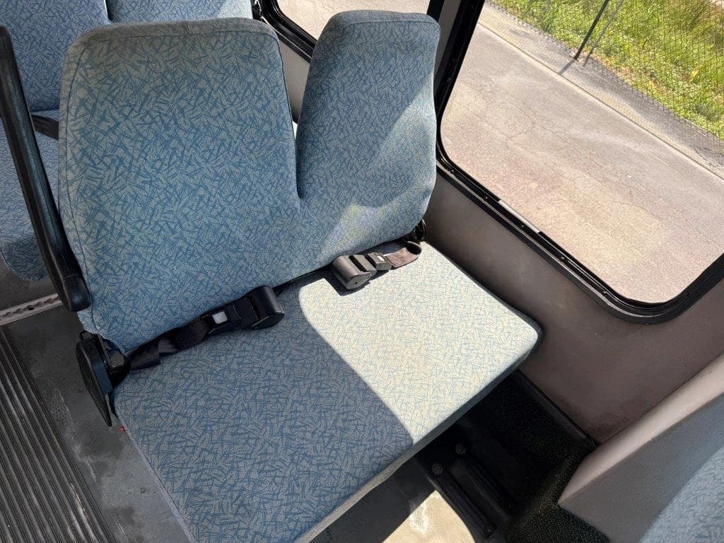 2011 Turtle Top Van Terra Shuttle Bus - Image 7