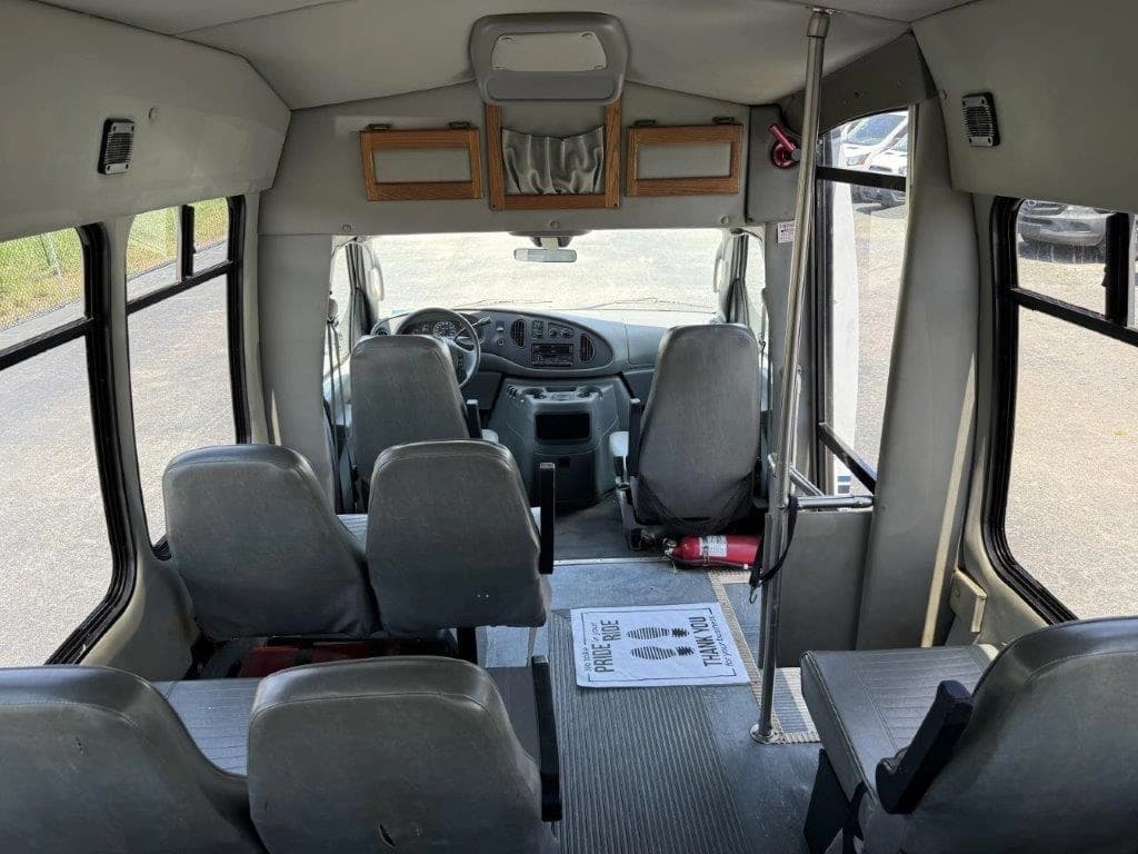 2003 Turtle Top Van Terra Shuttle Bus - Image 5