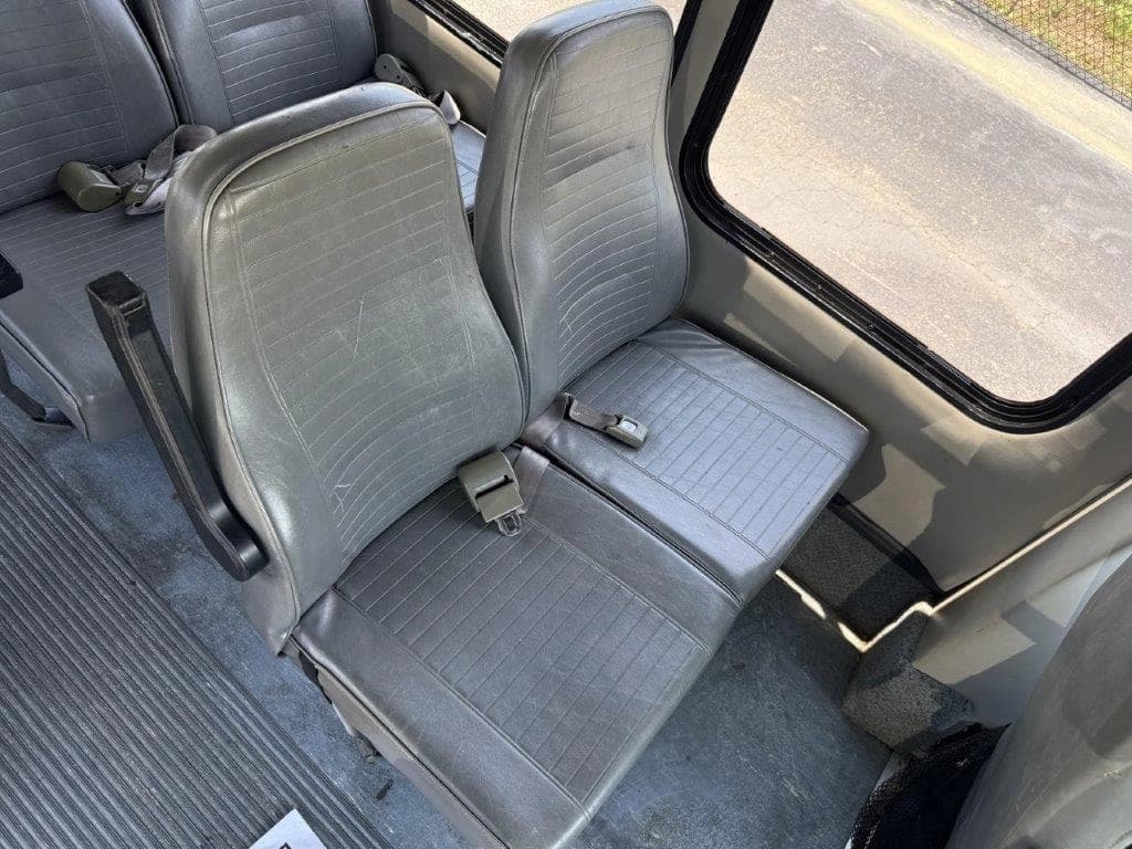 2003 Turtle Top Van Terra Shuttle Bus - Image 7