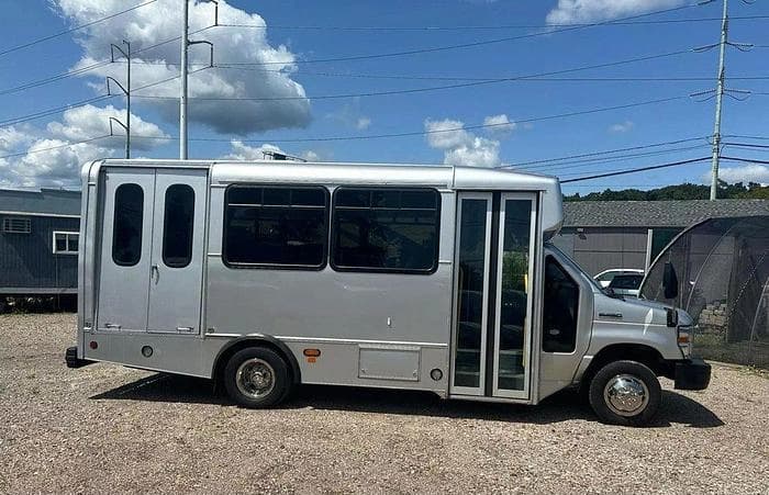 2017 Ford E450 ADA Shuttle Bus - Image 2