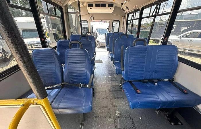 2017 Ford E450 ADA Shuttle Bus - Image 9