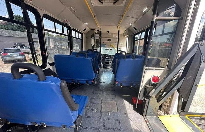 2017 Ford E450 ADA Shuttle Bus - Image 11