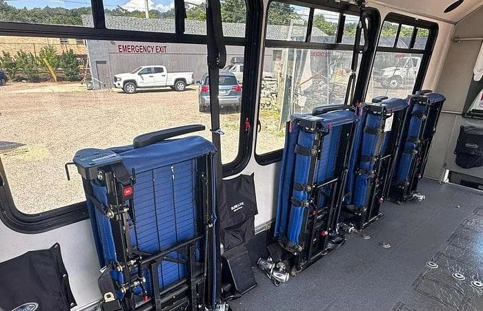 2017 Ford E450 ADA Shuttle Bus - Image 26