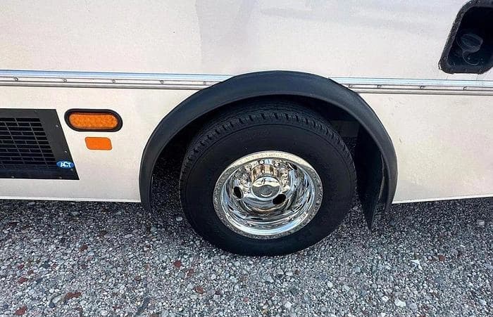 2017 Ford E450 ADA Shuttle Bus - Image 3