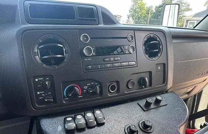 2017 Ford E450 ADA Shuttle Bus - Image 37