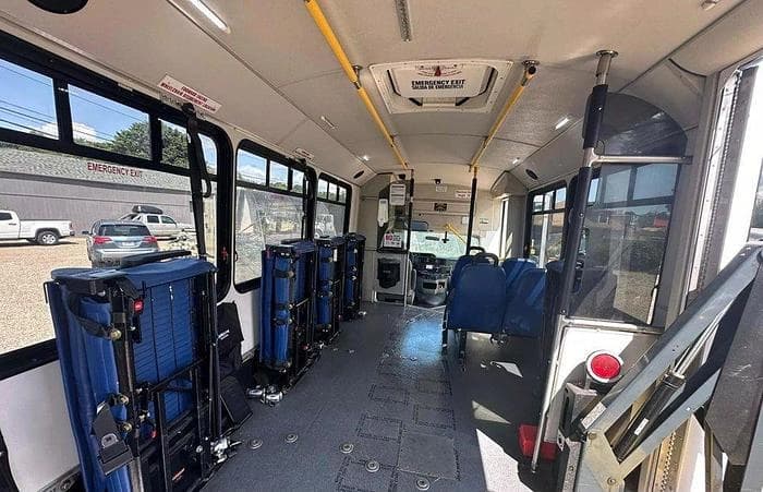 2017 Ford E450 ADA Shuttle Bus - Image 4