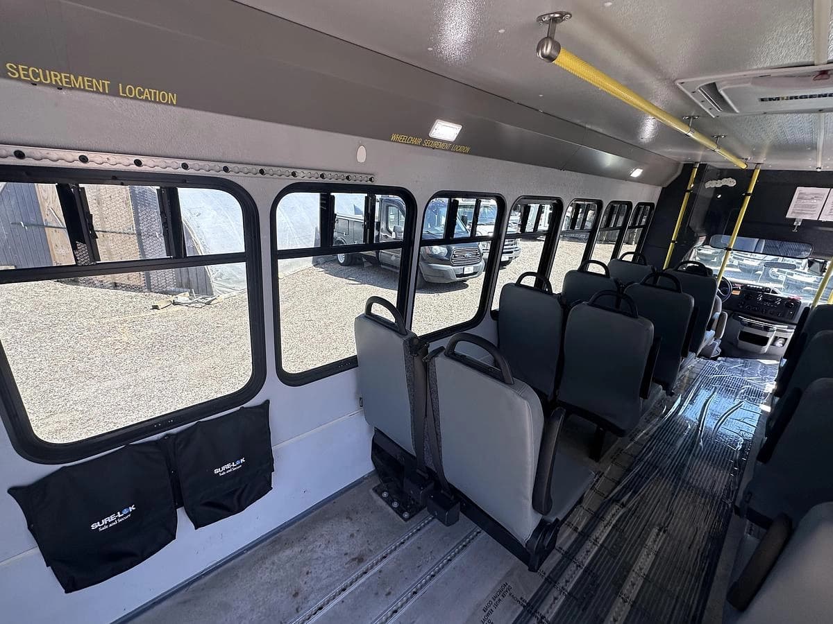 2017 Ford E-450 ADA Shuttle Bus - Image 12