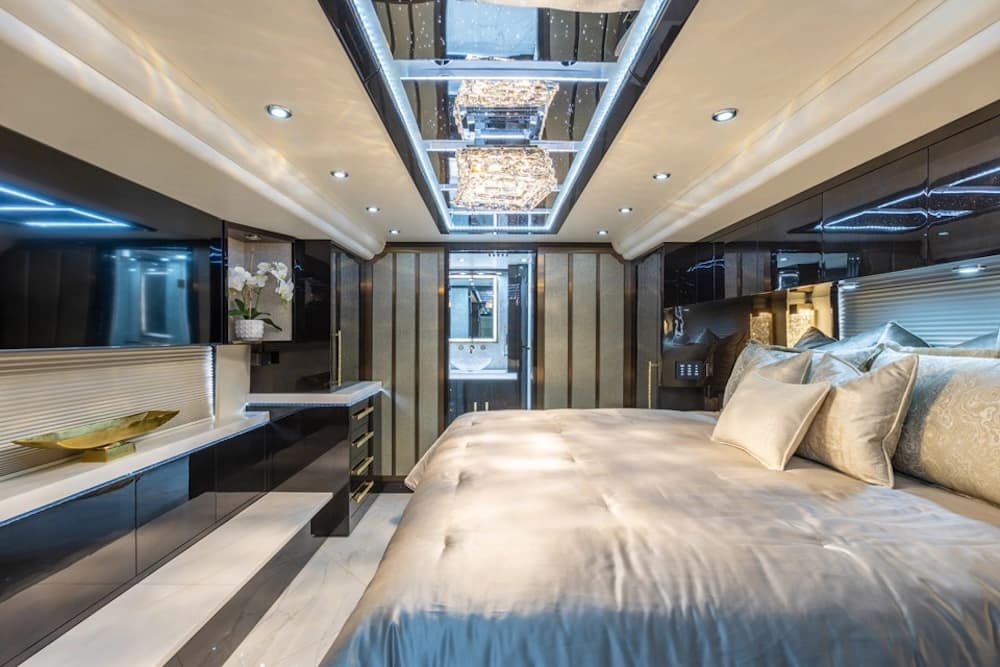 2025 Prevost Millennium H3-45 Motorcoach - Image 13