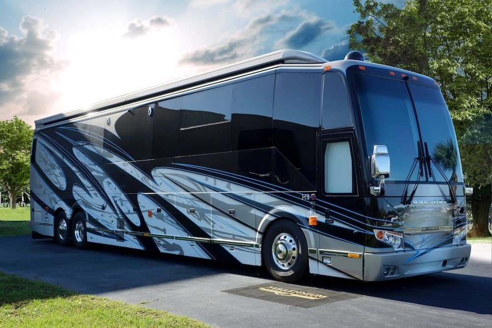 2024 Prevost Millennium H3-45 Motorcoach - Image 1