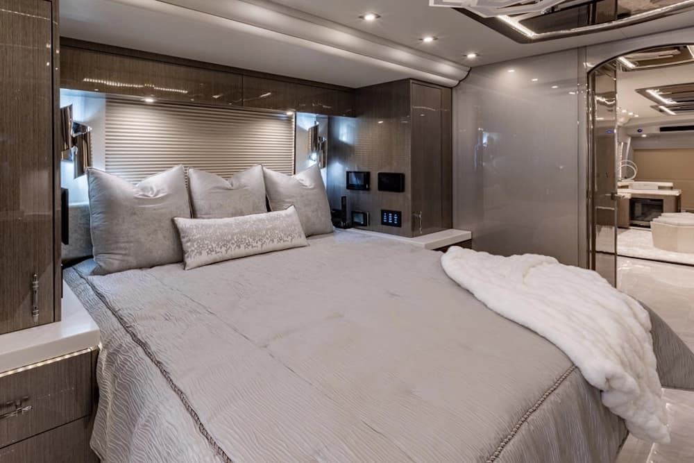 2024 Prevost Millennium H3-45 Motorcoach - Image 11