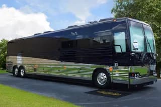2020 Prevost X3 bus