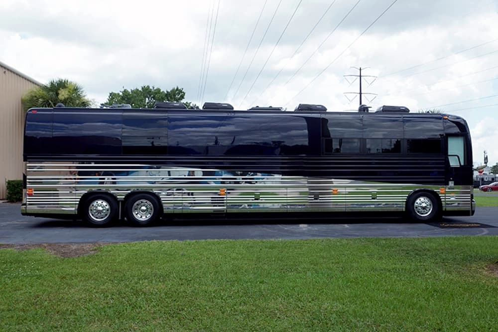2020 Prevost Millenium X3 Motorcoach - Image 2