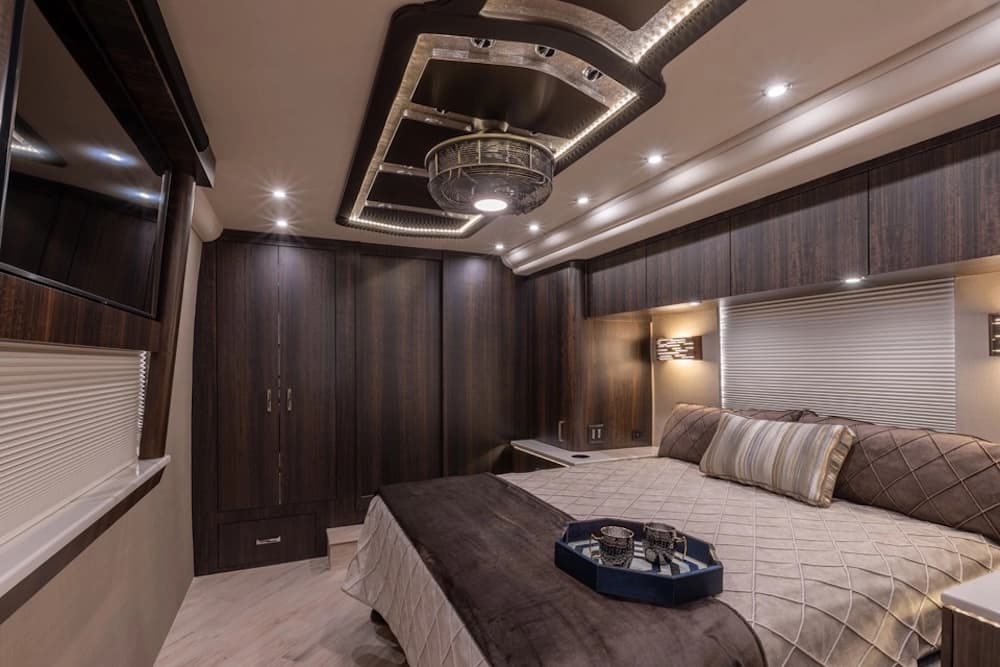 2020 Prevost Millenium X3 Motorcoach - Image 11