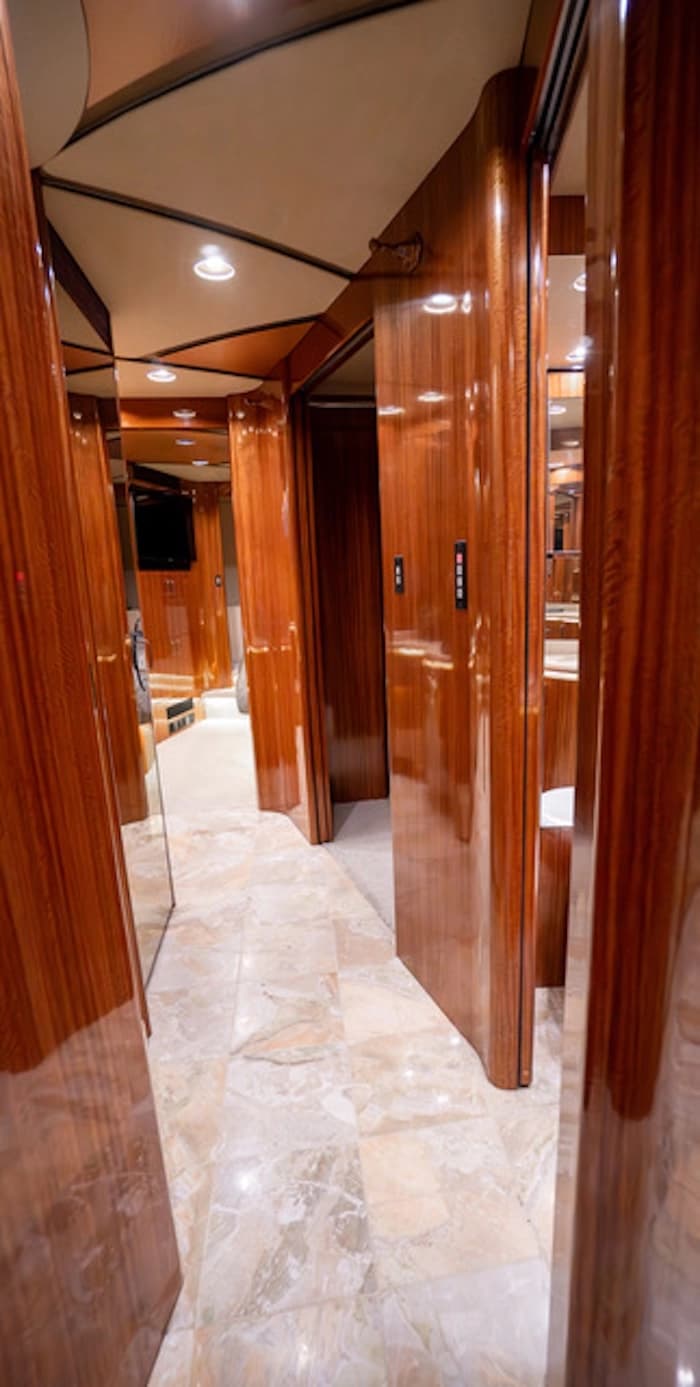 2007 Prevost Marathon XLII Motorcoach - Image 15