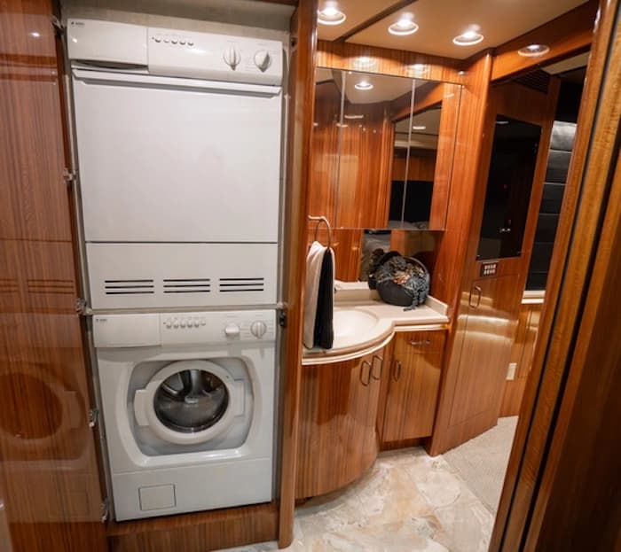 2007 Prevost Marathon XLII Motorcoach - Image 20