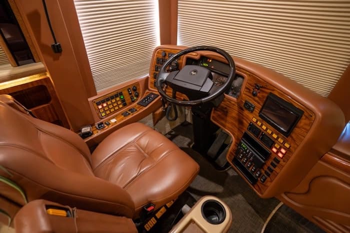 2007 Prevost Marathon XLII Motorcoach - Image 9