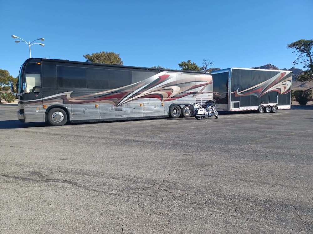 2006 Prevost Royale XLII Motorcoach - Image 5