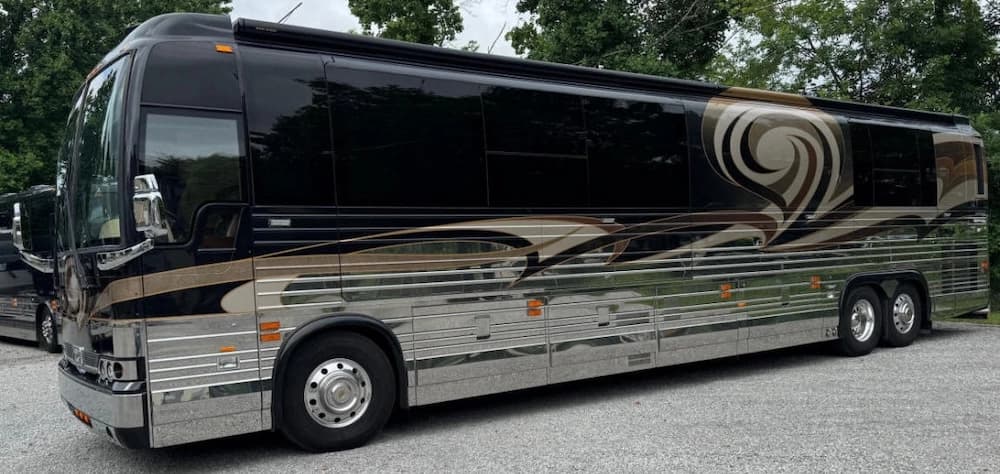 2012 Prevost Liberty Elegant Lady XLII Motorcoach - Image 4