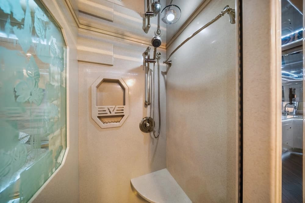 2002 Prevost Featherlite H3-45 Motorcoach - Image 41